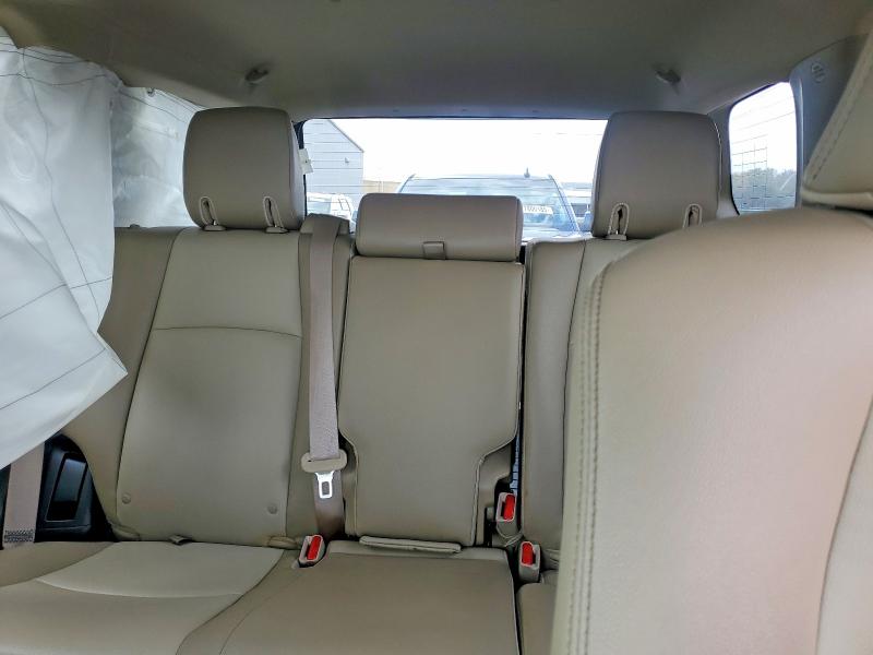 Photo 10 from auction – 2018 TOYOTA 4RUNNER with VIN JTEZU5JR6J5183331