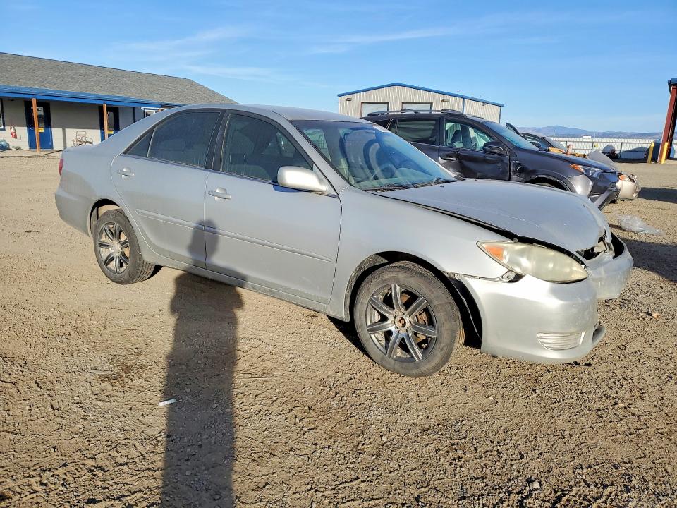 Photo 4 from auction – 2005 TOYOTA CAMRY with VIN 4T1BE32K85U575663