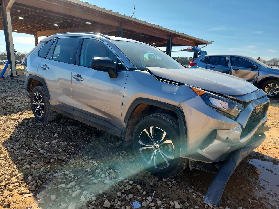 Photo 4 from auction – 2019 TOYOTA RAV4 with VIN 2T3H1RFV2KW053837