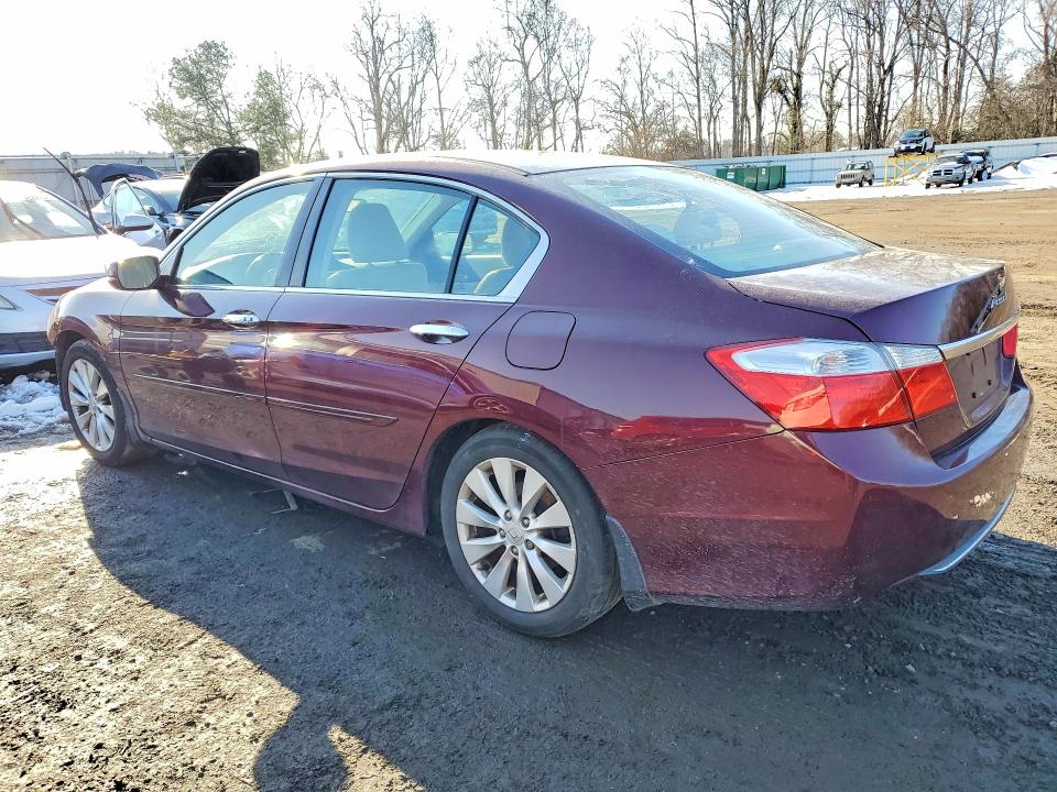 Photo 2 from auction – 2015 HONDA ACCORD with VIN 1HGCR2F78FA014235