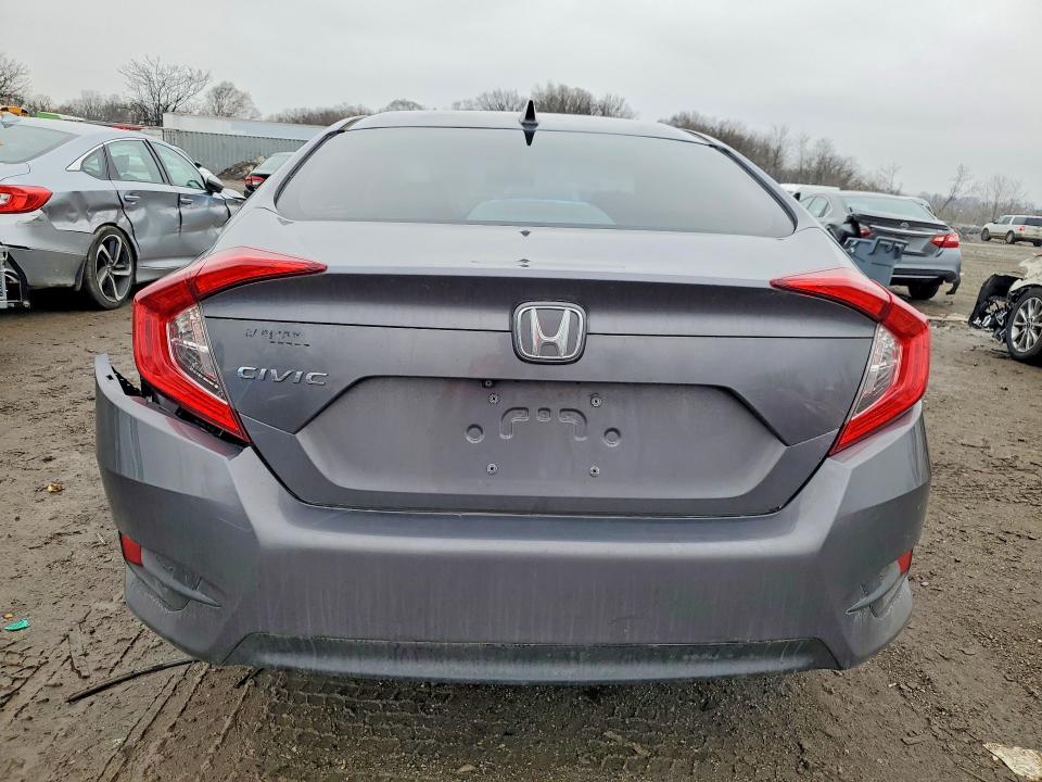 Photo 6 from auction – 2018 HONDA CIVIC with VIN 19XFC2F76JE031781