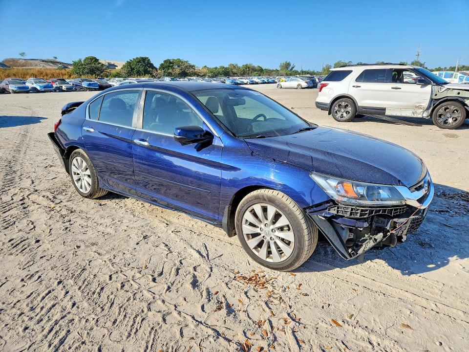 Photo 4 from auction – 2015 HONDA ACCORD with VIN 1HGCR2F83FA022929