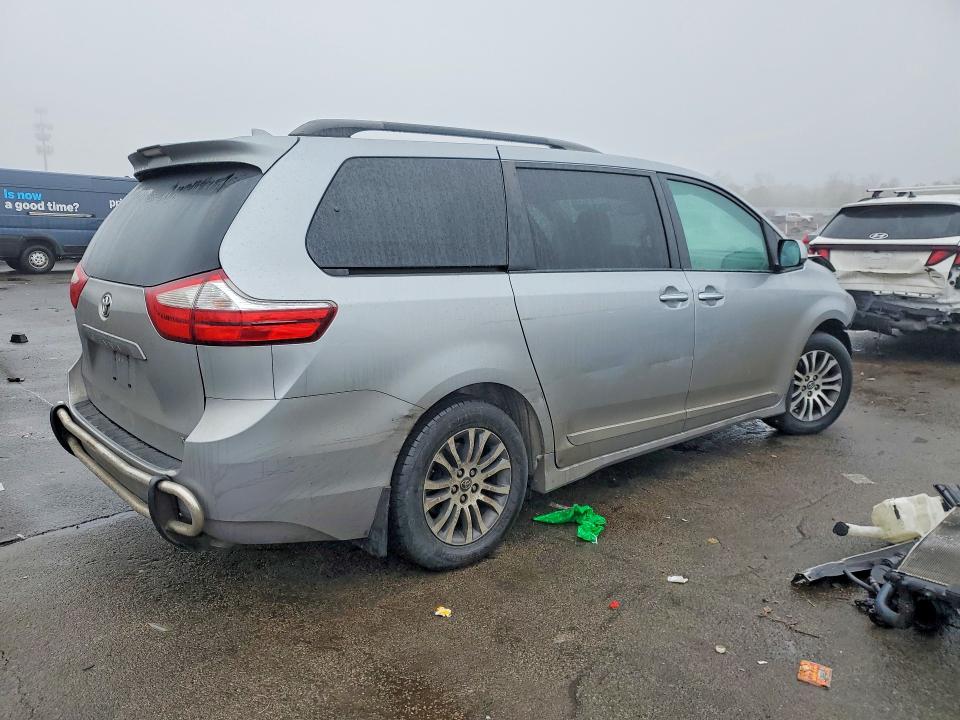 Photo 3 from auction – 2018 TOYOTA SIENNA with VIN 5TDYZ3DC5JS933163