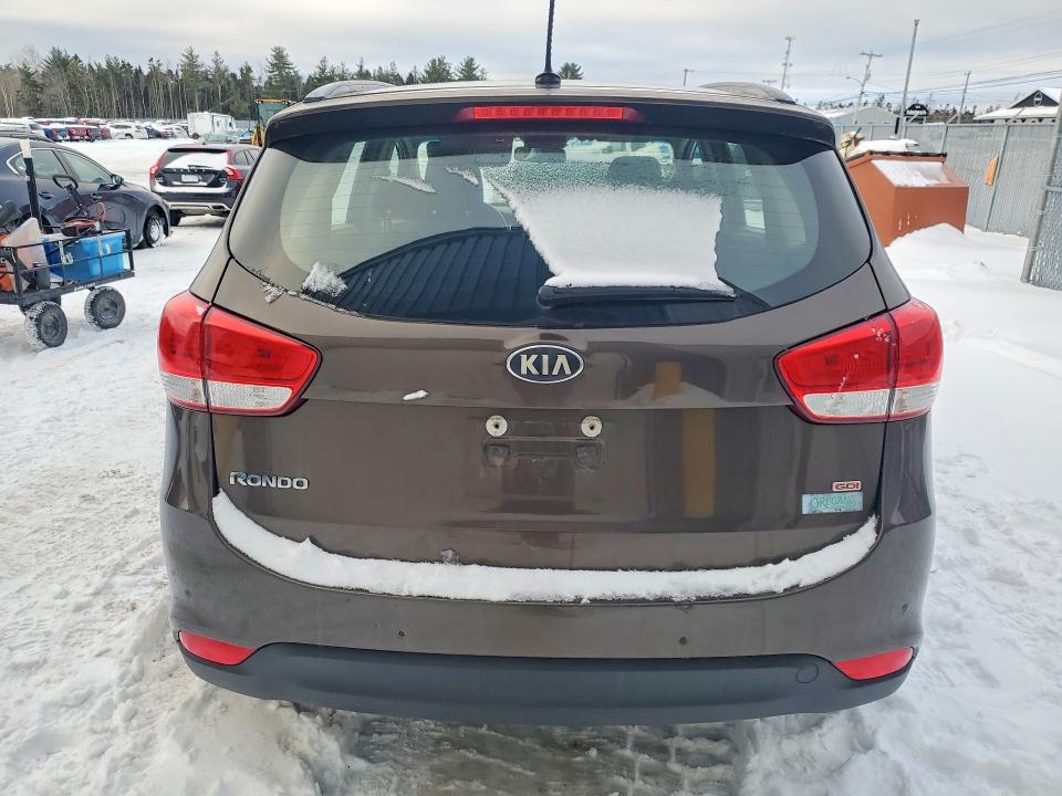 Photo 6 from auction – 2014 KIA RONDO with VIN KNAHT8A31E7047664