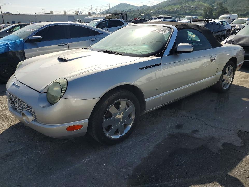 FORD THUNDERBIR 2004 مع رقم تعريف المركبة 1FAHP60A94Y109919 - صورة من المزاد