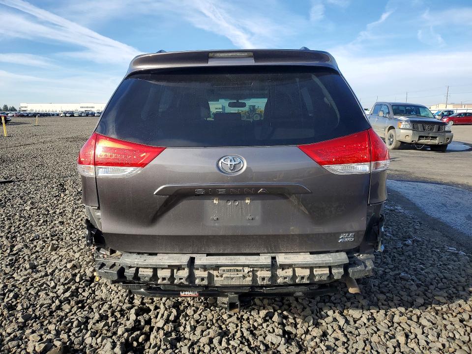 Photo 6 from auction – 2013 TOYOTA SIENNA XLE with VIN 5TDDK3DC9DS066518