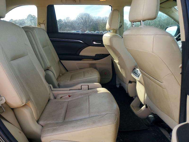 Photo 11 from auction – 2014 TOYOTA HIGHLANDER with VIN 5TDDKRFH8ES013029