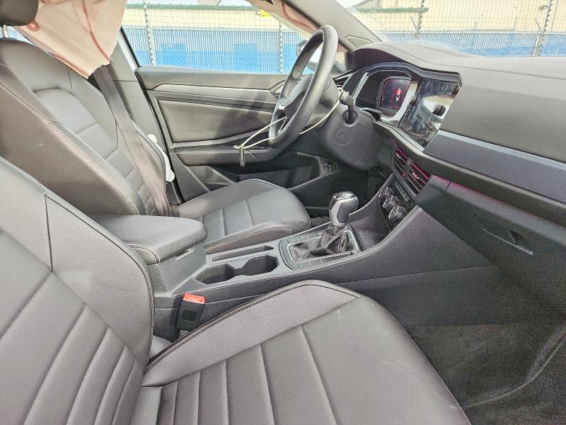 Photo 7 from auction – 2024 VOLKSWAGEN JETTA with VIN 3VWSM7BU4RM010253