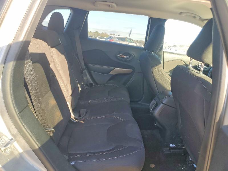 Photo 11 from auction – 2017 JEEP CHEROKEE with VIN 1C4PJLCB5HD221902