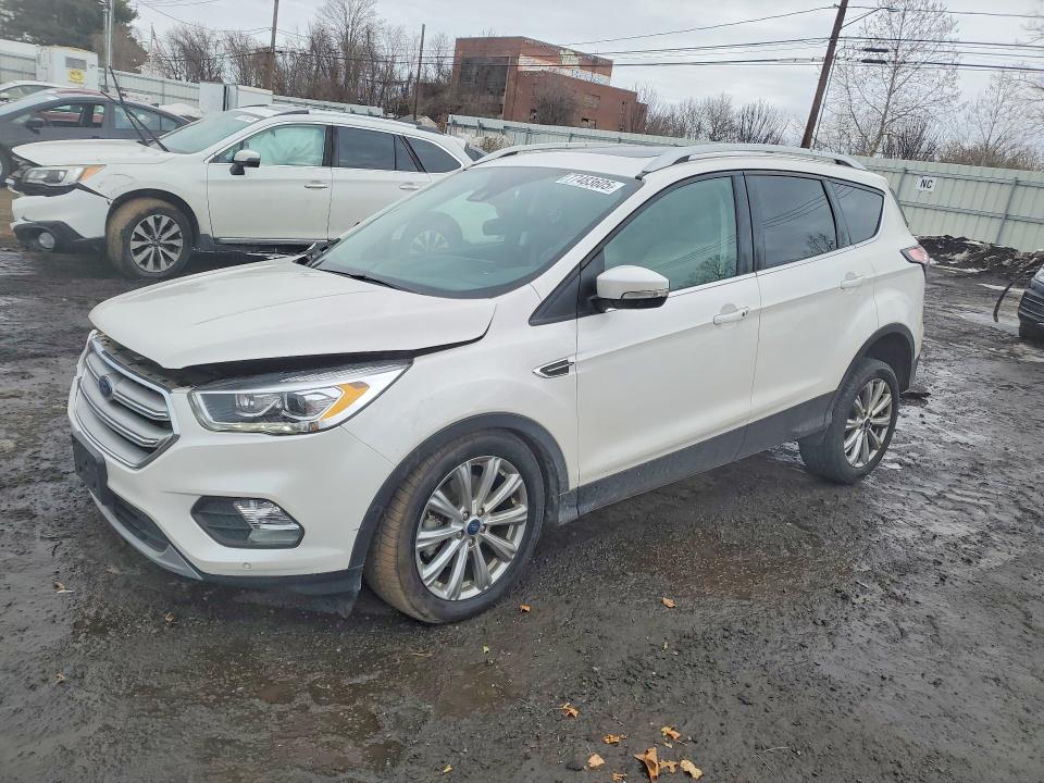صورة رقم 1 من المزاد - 2018 FORD ESCAPE مع VIN 1FMCU9J93JUD45953