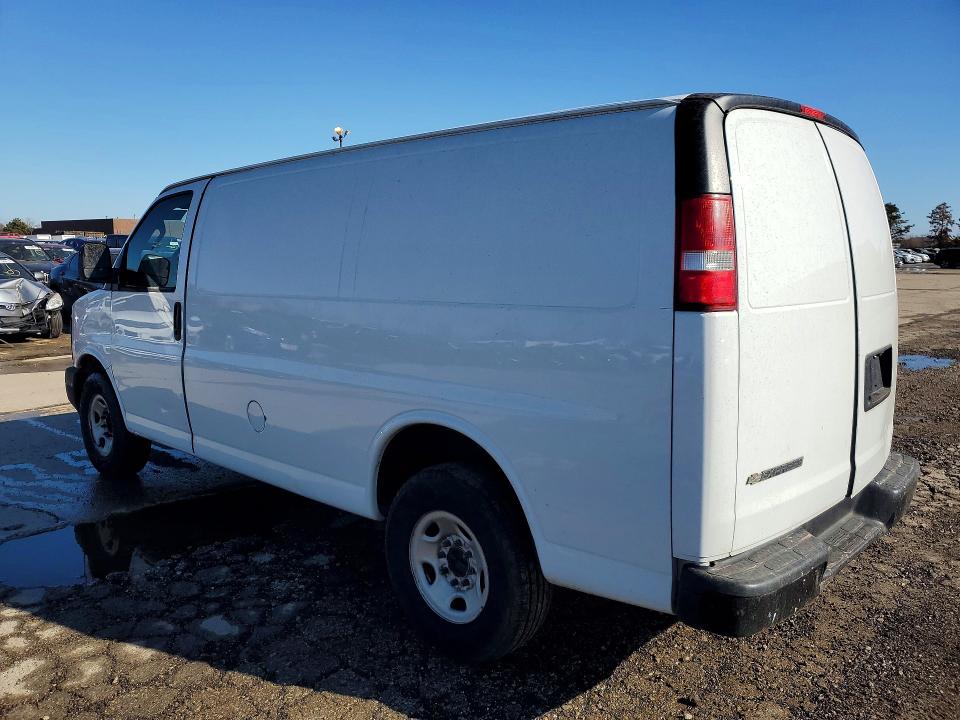 Photo 2 from auction – 2017 CHEVROLET EXPRESS G2500 with VIN 1GCWGAFF0H1131829