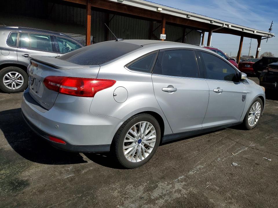 Photo 3 from auction – 2017 FORD FOCUS with VIN 1FADP3J2XHL288236
