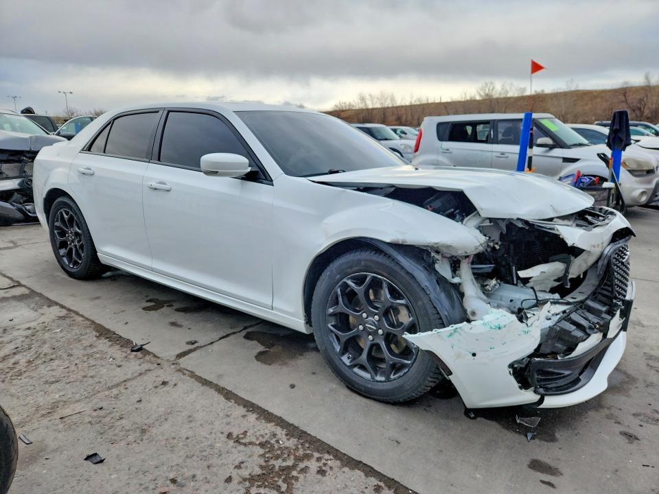 Photo 4 from auction – 2022 CHRYSLER 300 with VIN 2C3CCAGG2NH135324