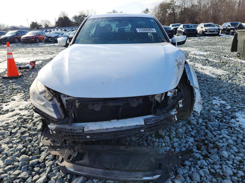Photo 5 from auction – 2017 HONDA ACCORD with VIN 1HGCR2F11HA079751