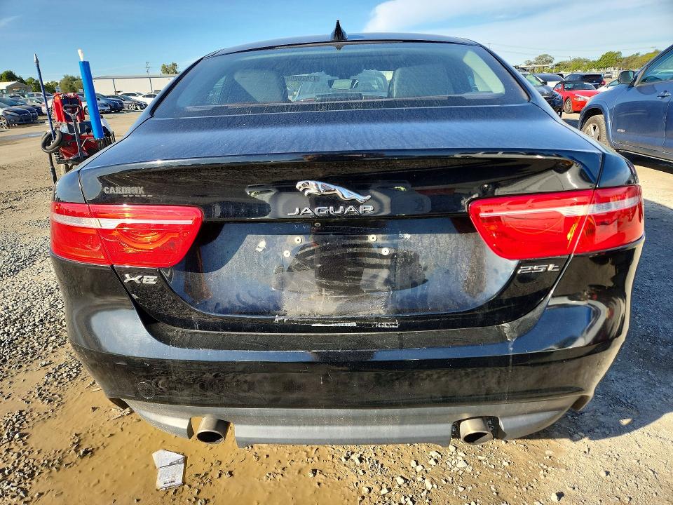Foto 6 de la subasta – 2019 JAGUAR XE con VIN SAJAR4FX1KCP49852