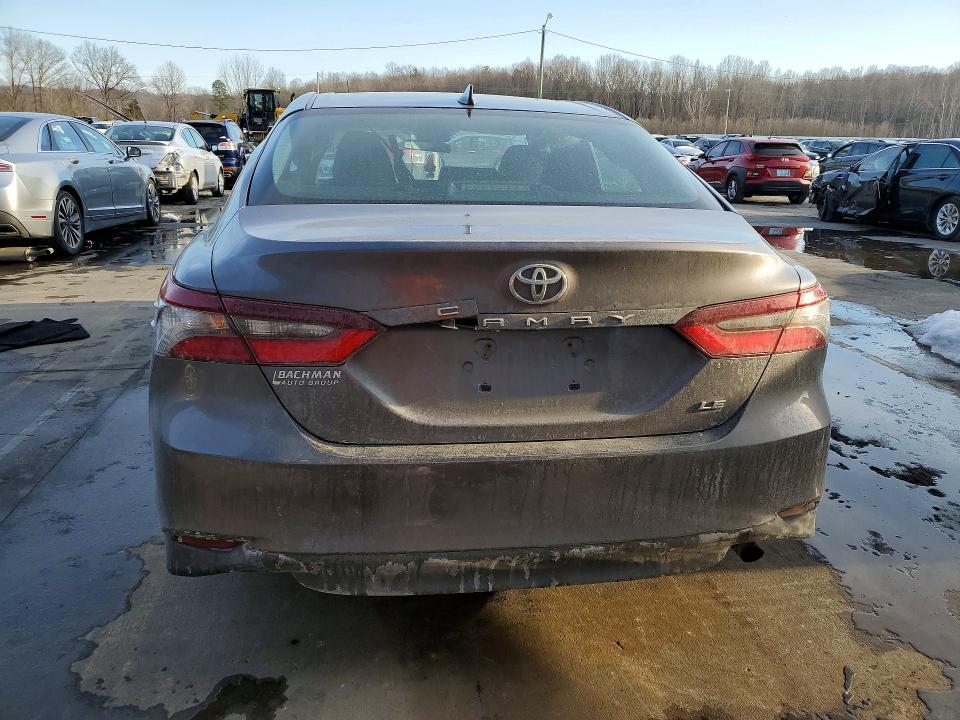 Photo 6 from auction – 2022 TOYOTA CAMRY with VIN 4T1C11AK2NU637550