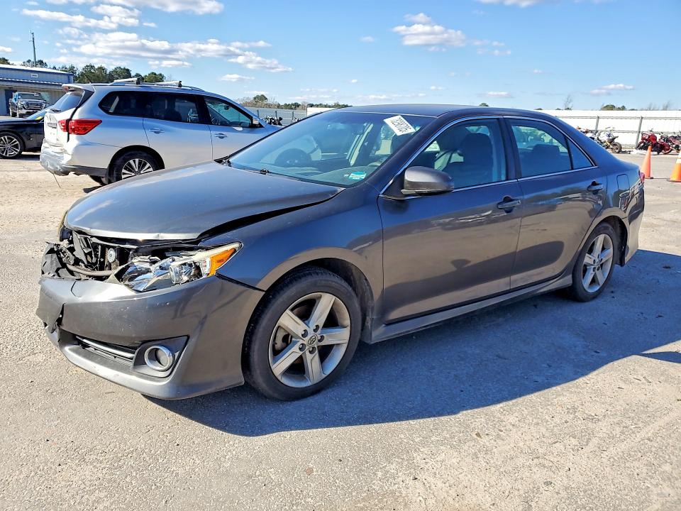 TOYOTA CAMRY 2014 z numerem VIN 4T1BF1FK8EU343673 - Zdjęcie z aukcji