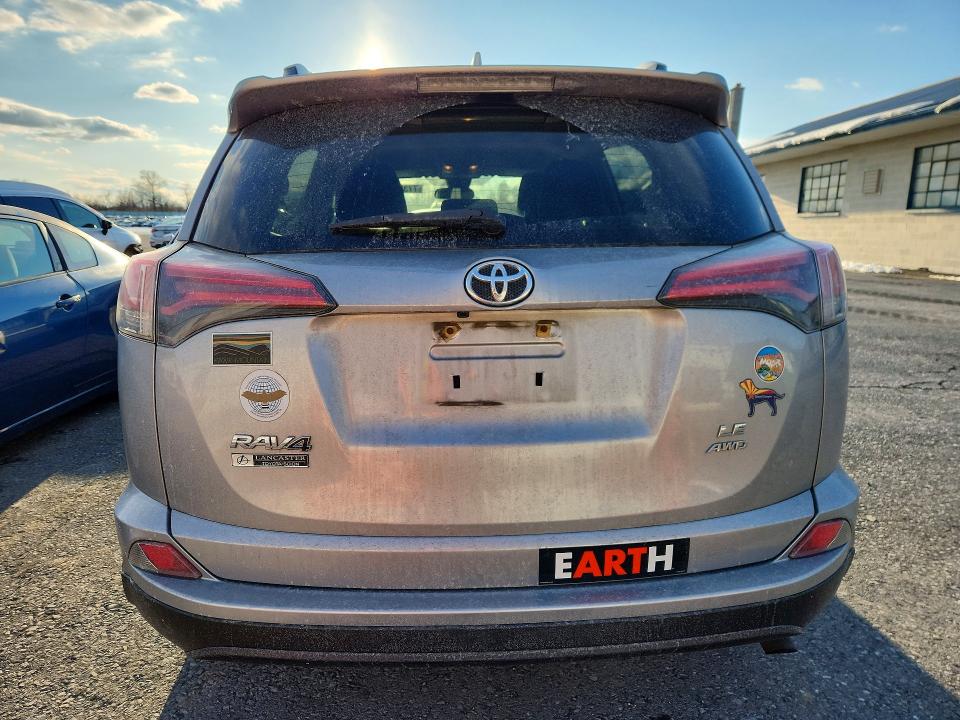 Photo 6 from auction – 2017 TOYOTA RAV4 LE with VIN 2T3BFREV3HW642302
