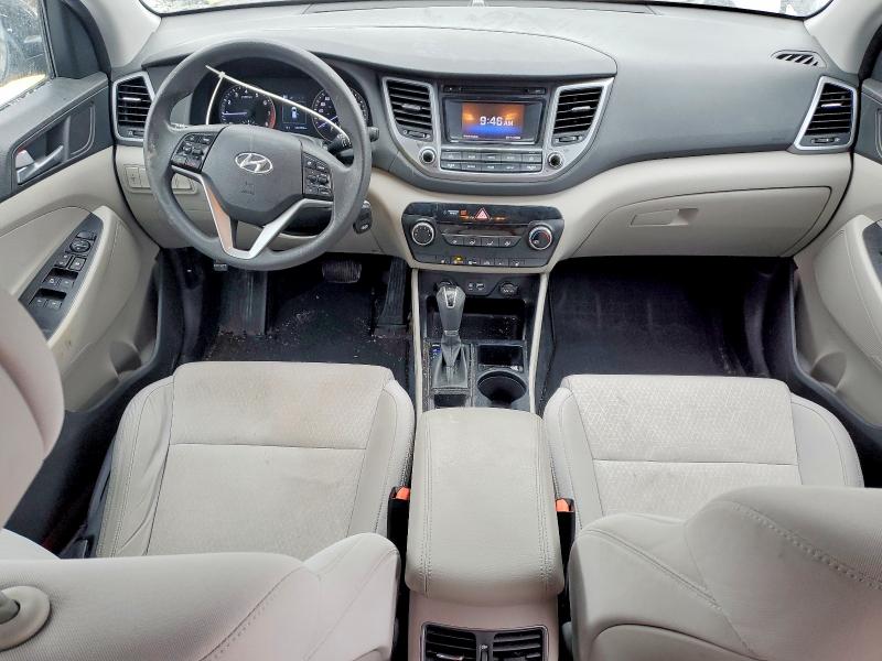 Photo 8 from auction – 2017 HYUNDAI TUCSON SE with VIN KM8J2CA47HU427922
