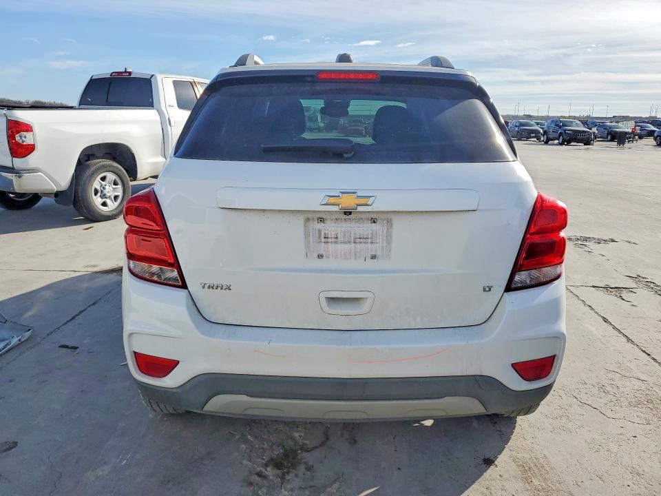 Photo 6 from auction – 2018 CHEVROLET TRAX with VIN KL7CJLSB8JB705710