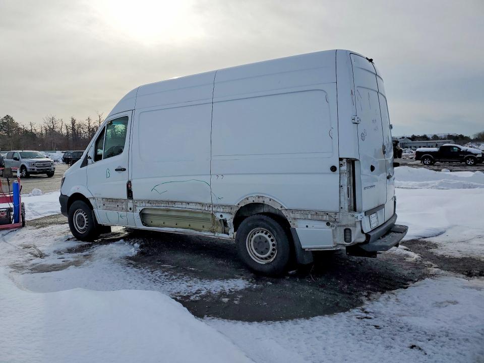 Photo 2 from auction – 2014 MERCEDES-BENZ SPRINTER with VIN WD3PE7DC3E5903728
