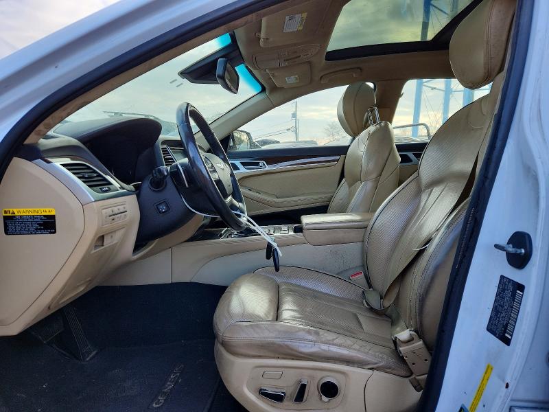 Photo 7 from auction – 2016 HYUNDAI GENESIS with VIN KMHGN4JE4GU117127