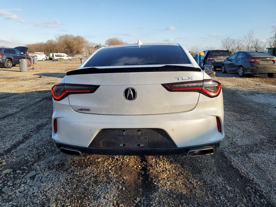 Photo 6 from auction – 2022 ACURA TLX with VIN 19UUB5F5XNA002272
