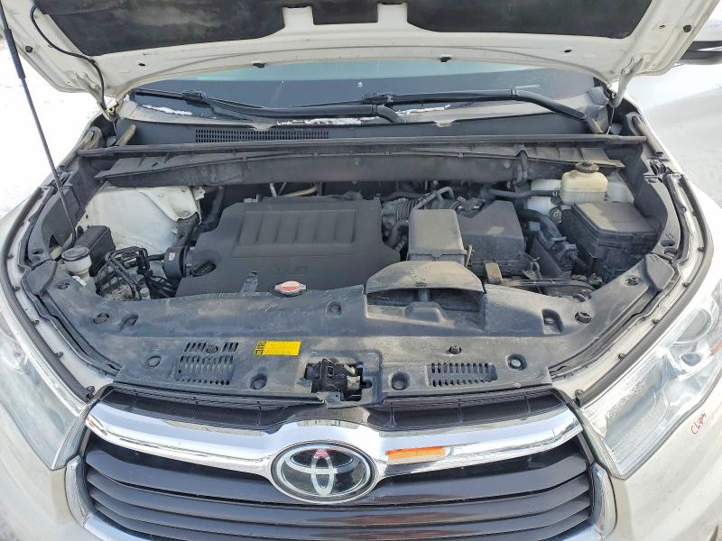 Photo 12 from auction – 2016 TOYOTA HIGHLANDER with VIN 5TDDKRFH5GS337235