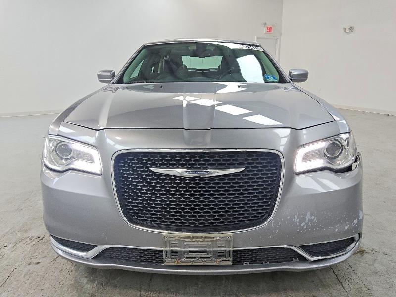 Photo 5 from auction – 2015 CHRYSLER 300 with VIN 2C3CCAAGXFH802778