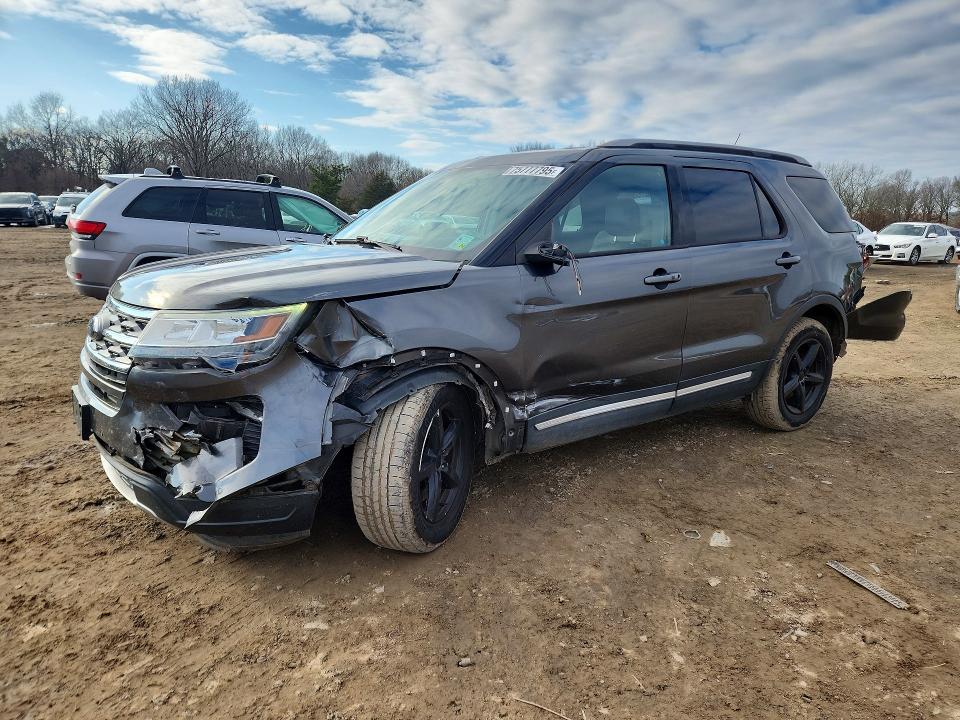 FORD EXPLORER 2018 with VIN 1FM5K7D88JGA76613 - Photo from auction