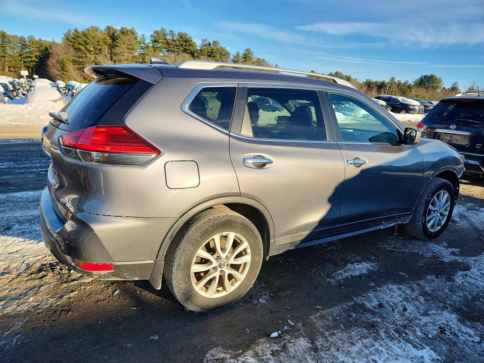 Photo 3 from auction – 2017 NISSAN ROGUE S with VIN KNMAT2MV1HP572792