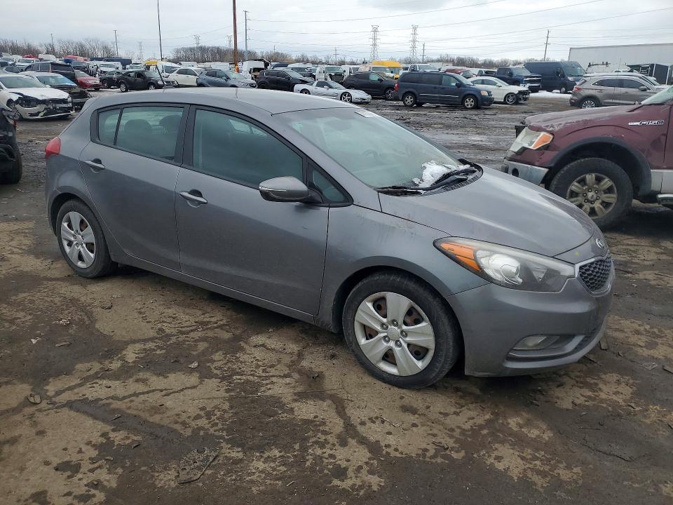 Photo 4 from auction – 2016 KIA FORTE5 with VIN KNAFK5A84G5659053