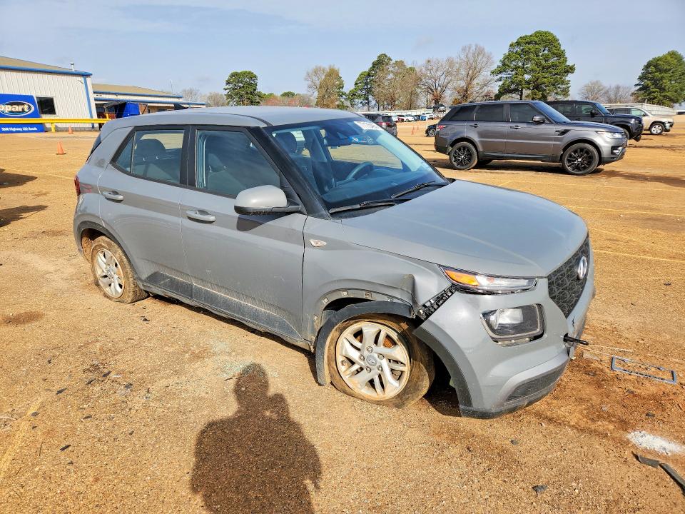 Photo 4 from auction – 2022 HYUNDAI VENUE with VIN KMHRB8A36NU176393