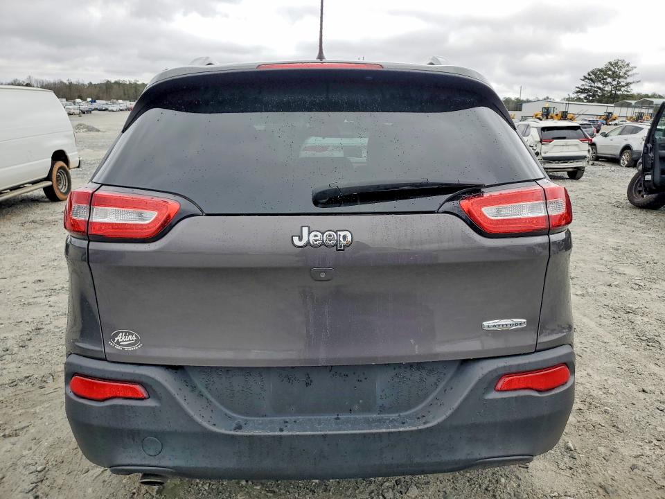 Photo 6 from auction – 2018 JEEP CHEROKEE with VIN 1C4PJLLB2JD553527