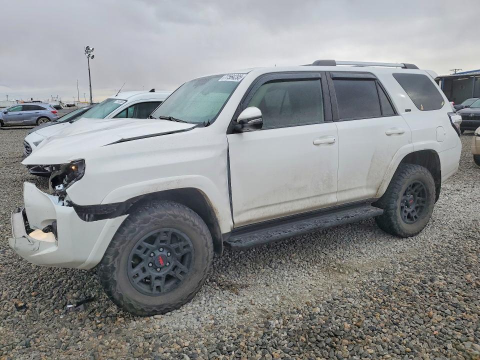 TOYOTA 4RUNNER 2019 with VIN JTEBU5JRXK5710774 - Photo from auction