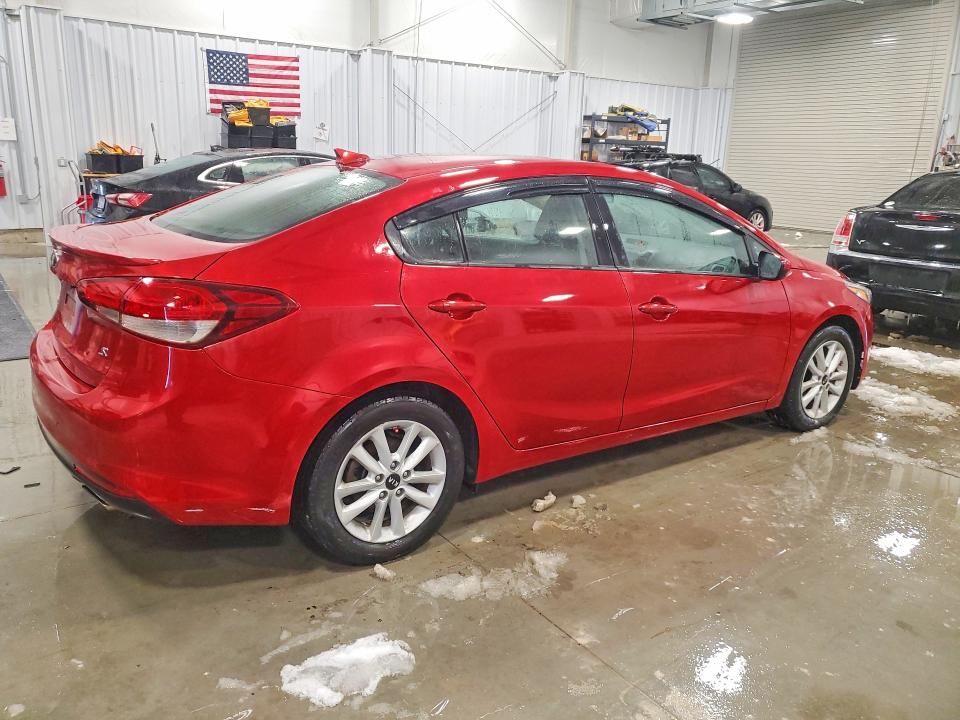 Foto 3 de la subasta – 2017 KIA FORTE con VIN 3KPFL4A72HE157097