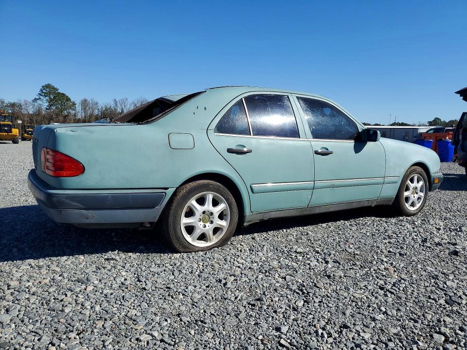 Foto 3 de la subasta – 1996 MERCEDES-BENZ E 320 con VIN WDBJF55F2TJ013035