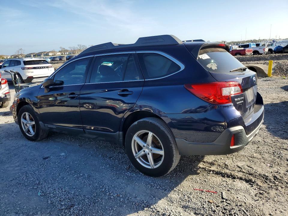 Photo 2 from auction – 2018 SUBARU OUTBACK with VIN 4S4BSAACXJ3215298