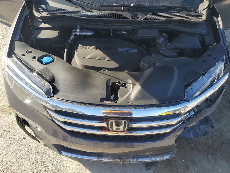 Photo 12 from auction – 2017 HONDA PILOT with VIN 5FNYF5H95HB025393