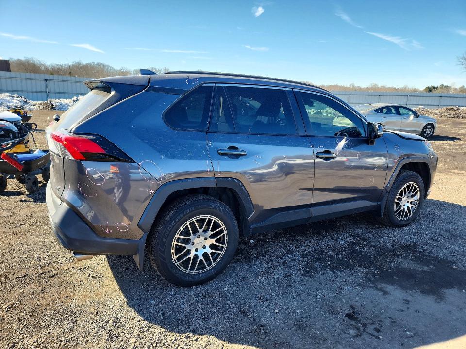 Photo 3 from auction – 2020 TOYOTA RAV4 LE with VIN 2T3K1RFV8LW094352
