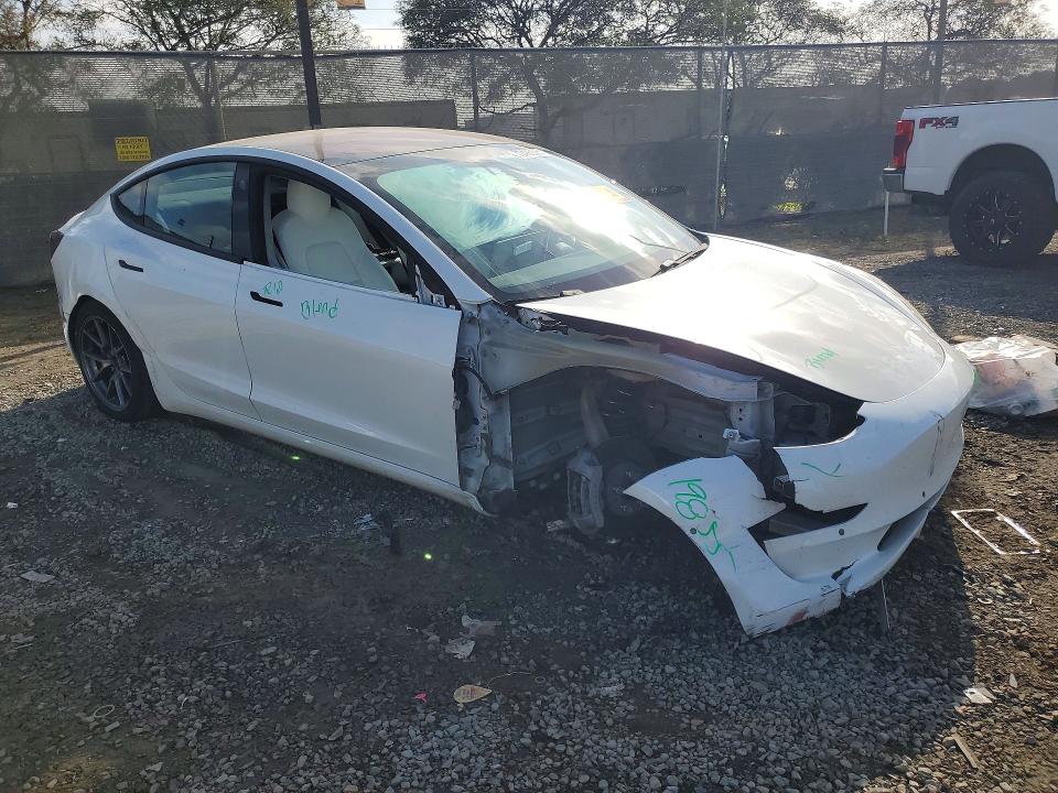 Photo 4 from auction – 2018 TESLA MODEL 3 with VIN 5YJ3E1EB9JF096891