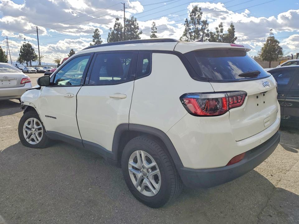 Photo 2 from auction – 2018 JEEP COMPASS with VIN 3C4NJCAB6JT250867