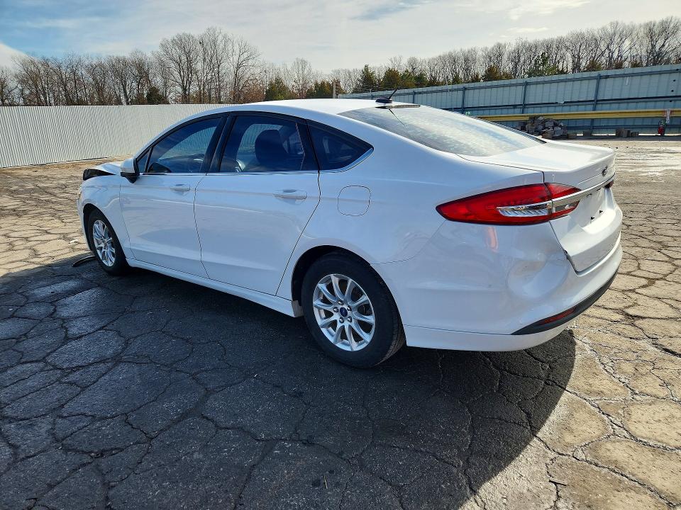 Photo 2 from auction – 2017 FORD FUSION with VIN 3FA6P0G73HR109899