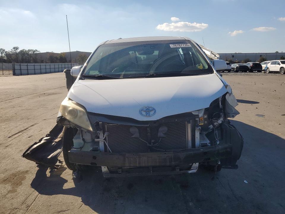 Photo 5 from auction – 2012 TOYOTA SIENNA with VIN 5TDDK3DC6CS048251