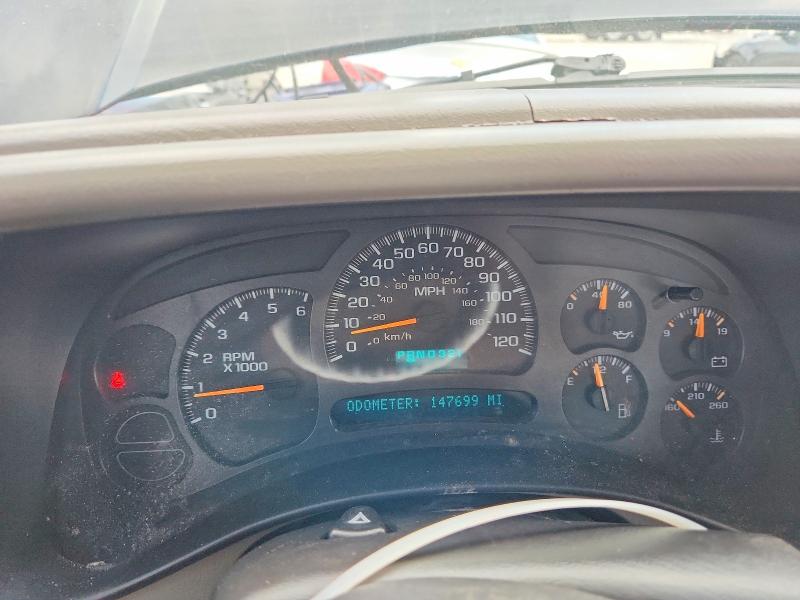 Photo 9 from auction – 2004 CHEVROLET SILVERADO with VIN 2GCEK19T141270139
