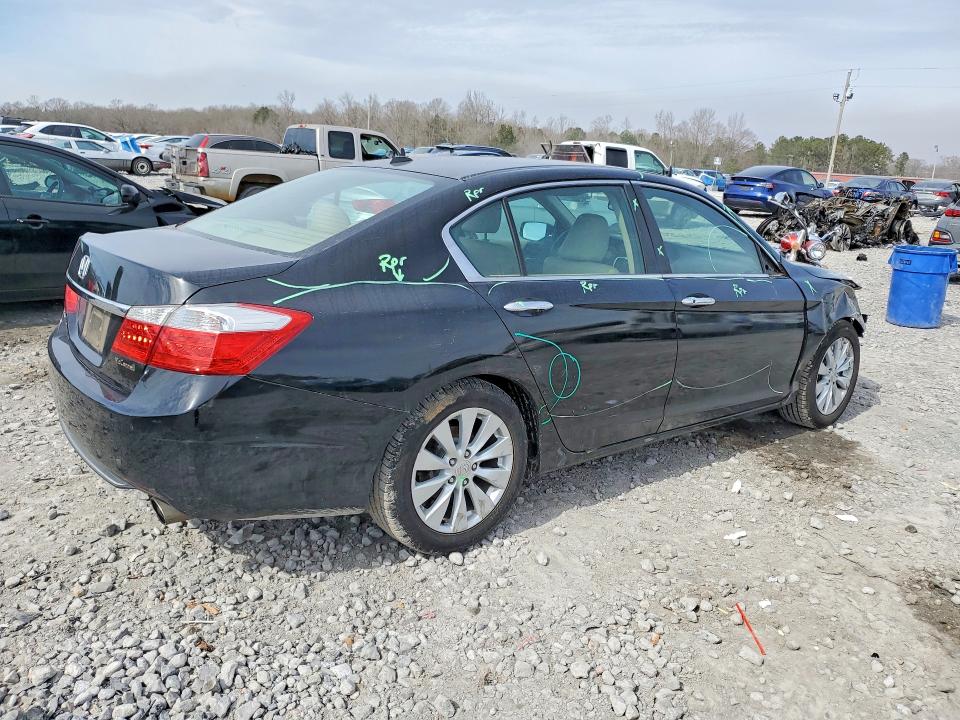 Photo 3 from auction – 2015 HONDA ACCORD with VIN 1HGCR2F89FA094640