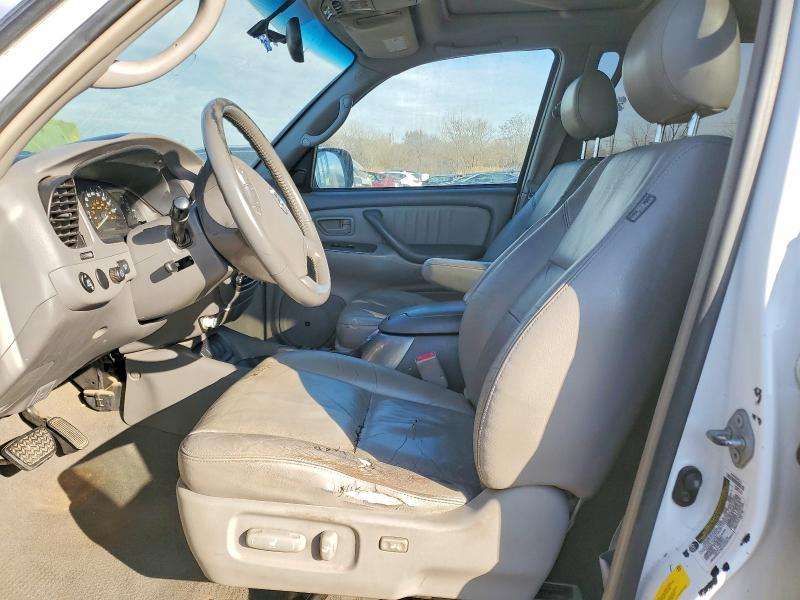 Photo 7 from auction – 2005 TOYOTA SEQUOIA with VIN 5TDBT48A15S238917