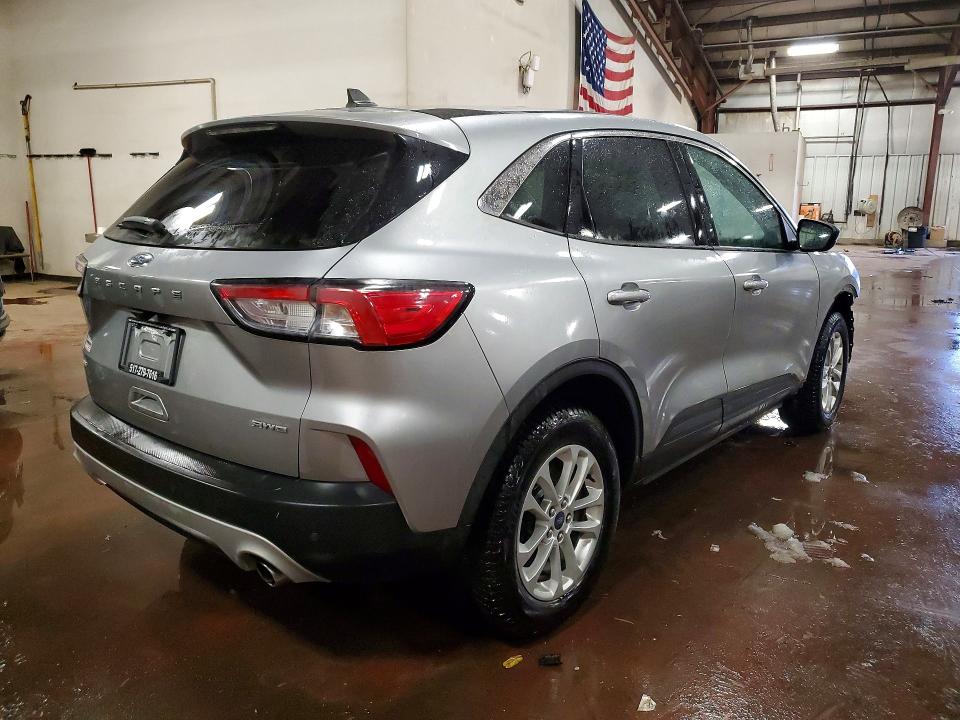 Photo 3 from auction – 2022 FORD ESCAPE with VIN 1FMCU9G6XNUB81068
