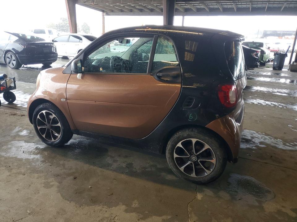 Photo 2 from auction – 2016 SMART FORTWO with VIN WMEFJ5DA3GK073337