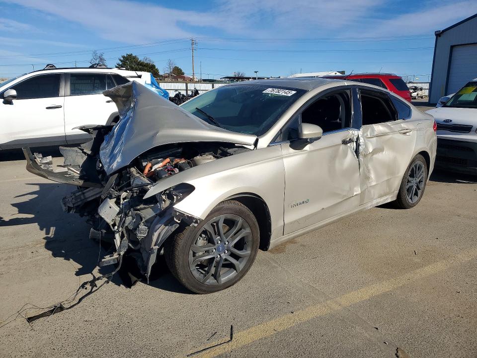 FORD FUSION 2018 with VIN 3FA6P0LU3JR205467 - Photo from auction